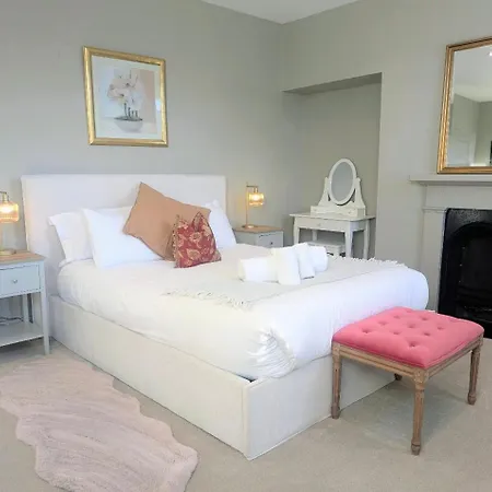 No 16 With Free Parking Дом отдыха *